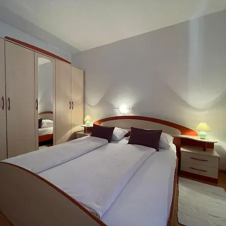 Ruzarija Appartement Rab Town