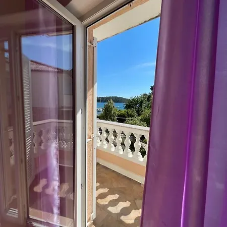 Ruzarija Appartement *