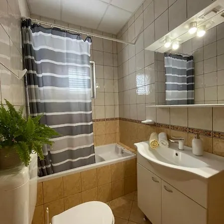 Ruzarija Apartment