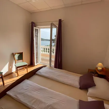 Ruzarija Appartement Rab Town
