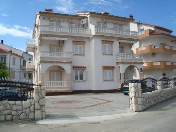 Apartament Ruzarija