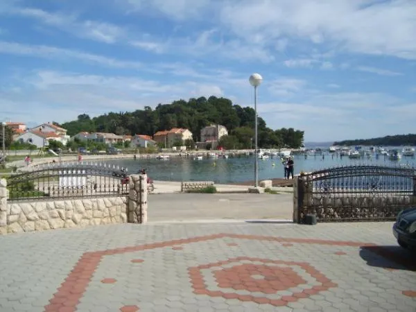 Ruzarija Apartament *