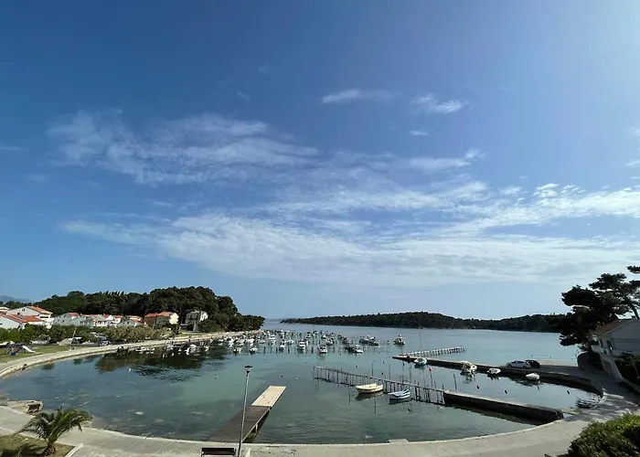 Ruzarija Apartament Rab Town