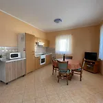 Ruzarija Apartman Rab Town