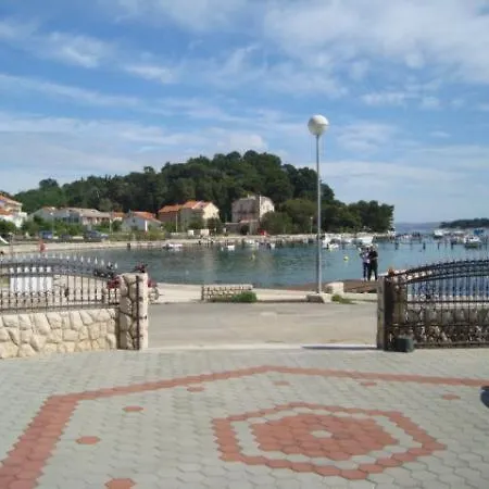 Ruzarija Apartment *