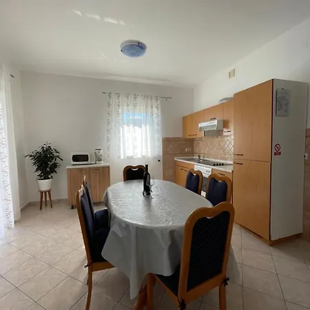 Apartment Ruzarija *