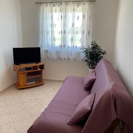 Ruzarija Apartment *