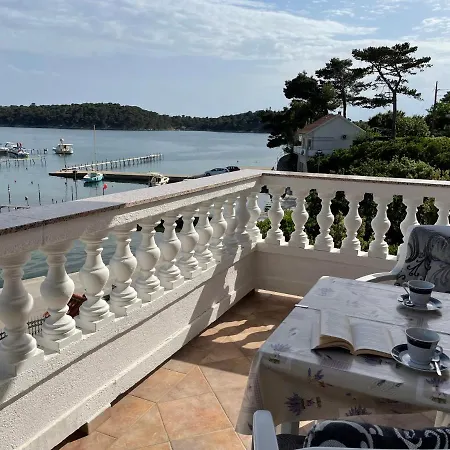 Ruzarija Apartamento Rab Town