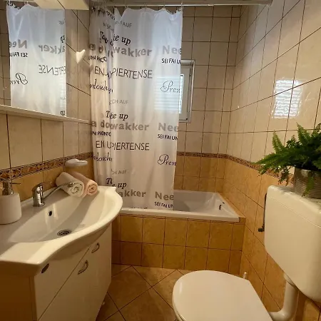 Ruzarija Apartment *