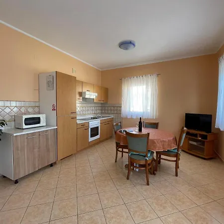 Ruzarija Apartment Rab Town