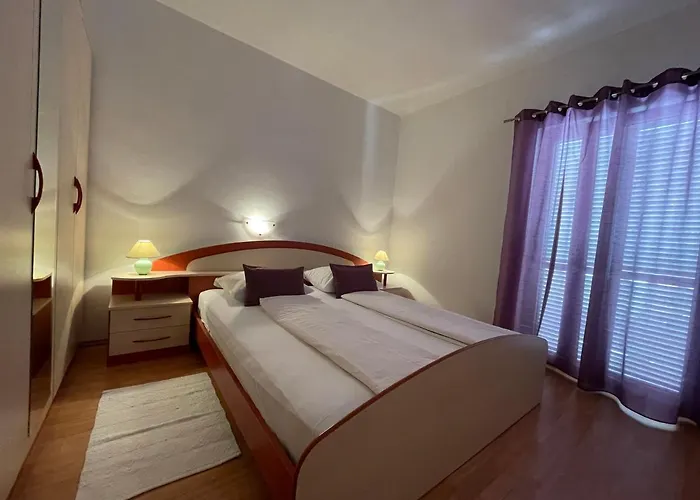 Apartment Ruzarija Rab Town
