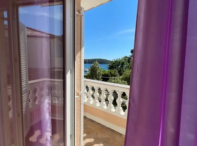 Ruzarija Apartment *