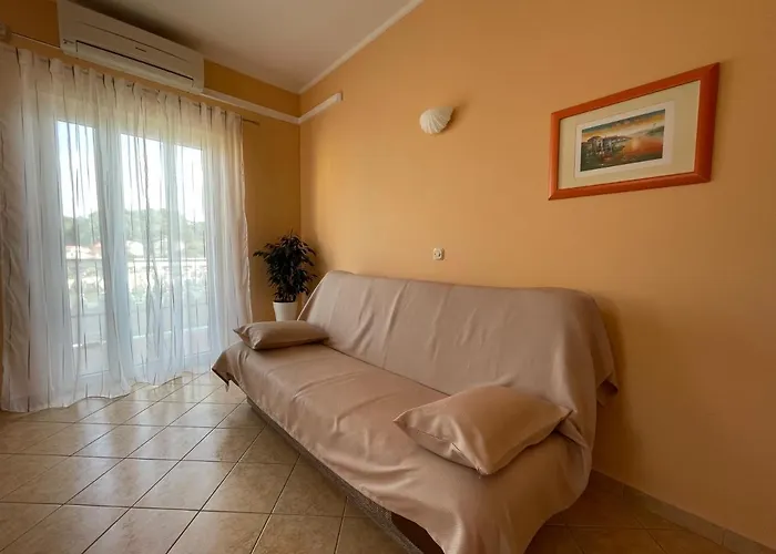 Ruzarija Apartment Rab Town