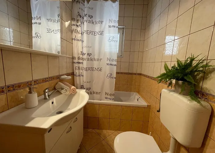 Ruzarija Apartment *